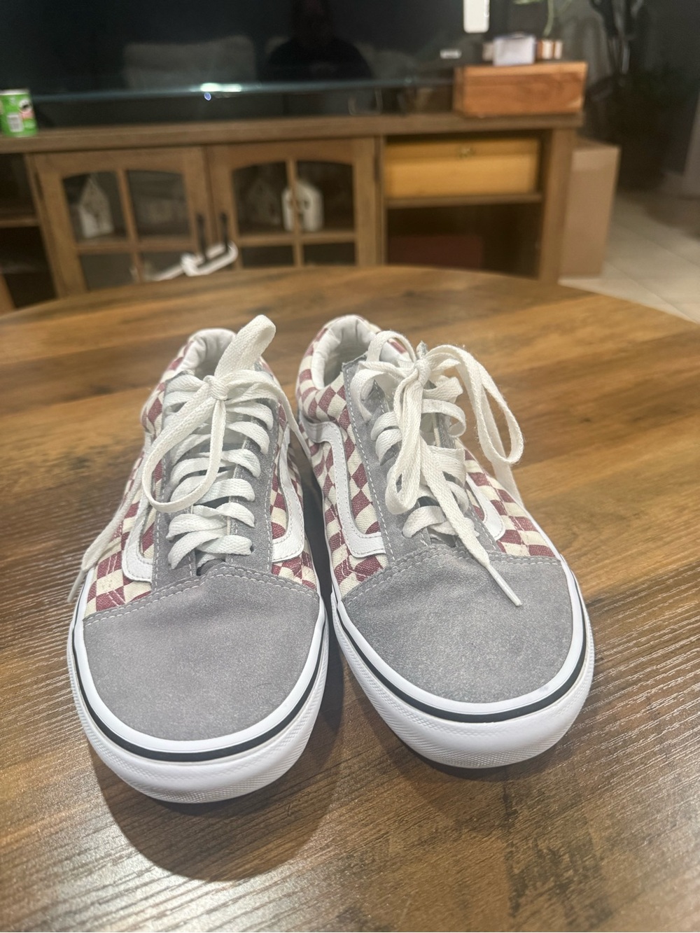 Vans Women's Grey and Burgundy Checkered Low-Top Sneakers